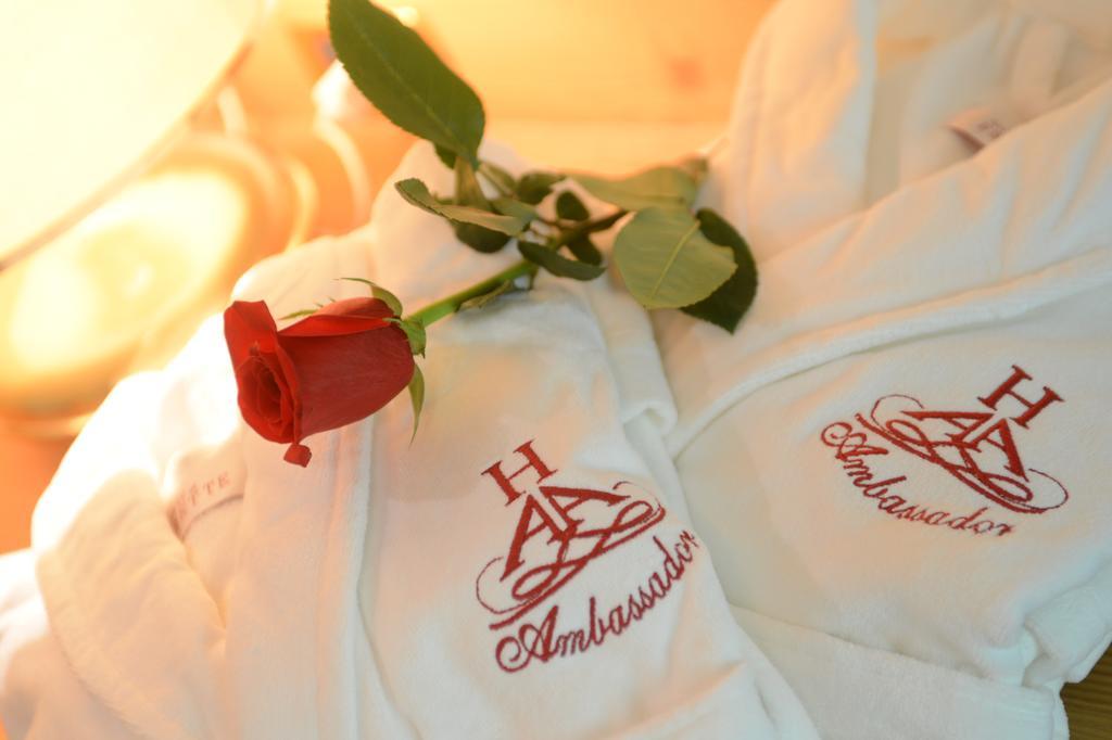 Hotel Ambassador Levico Terme Esterno foto