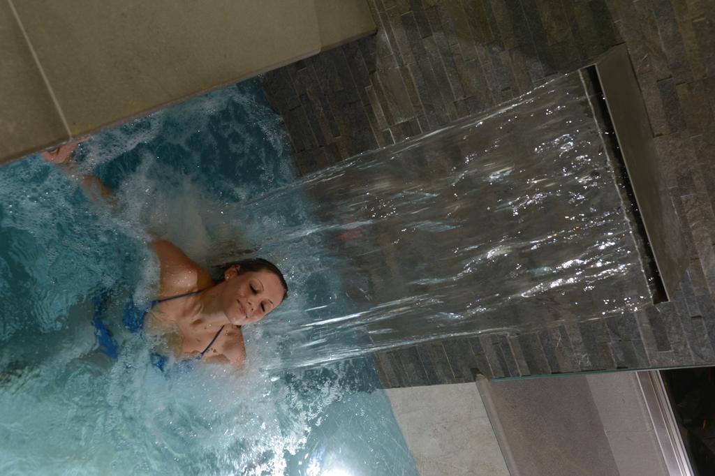 Hotel Ambassador Levico Terme Esterno foto