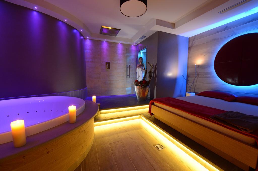 Hotel Ambassador Levico Terme Esterno foto