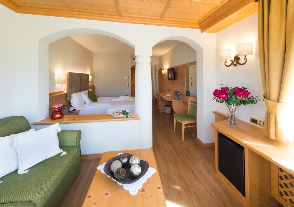 Hotel Ambassador Levico Terme Esterno foto