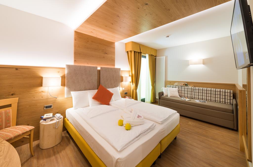 Hotel Ambassador Levico Terme Esterno foto