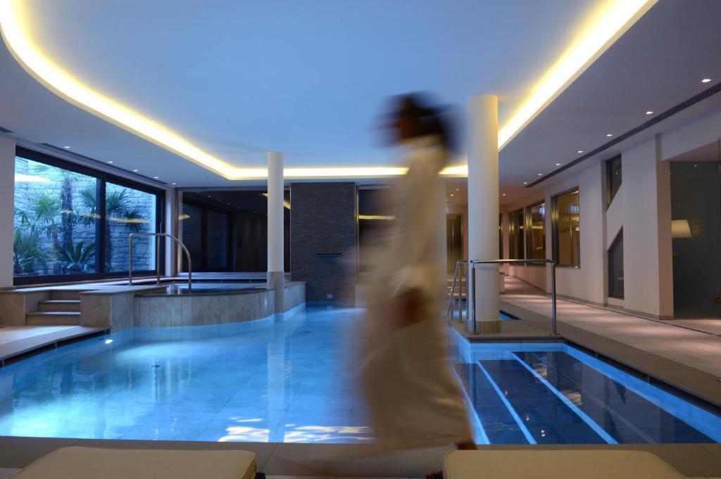 Hotel Ambassador Levico Terme Esterno foto