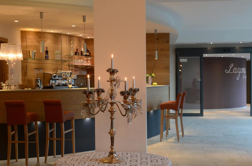 Hotel Ambassador Levico Terme Esterno foto