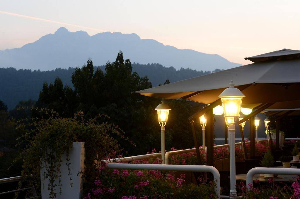 Hotel Ambassador Levico Terme Esterno foto