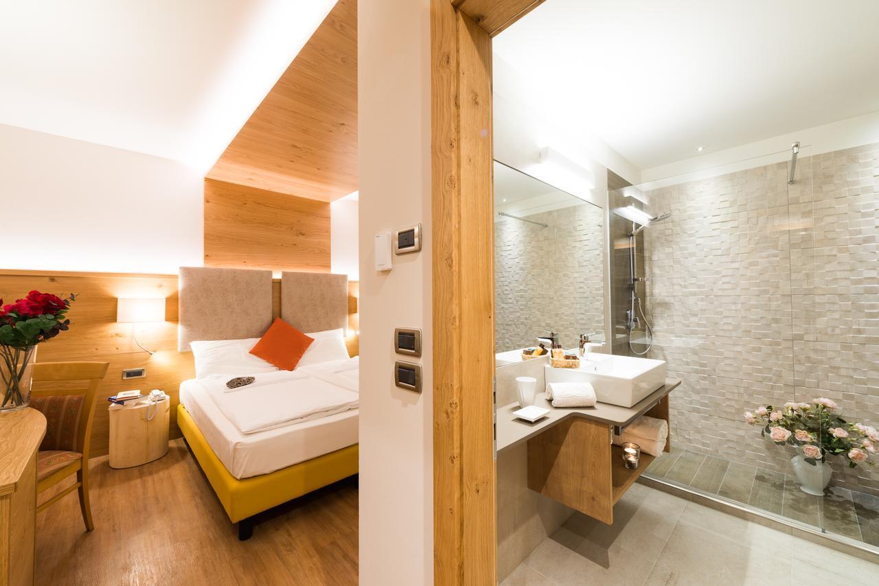 Hotel Ambassador Levico Terme Esterno foto