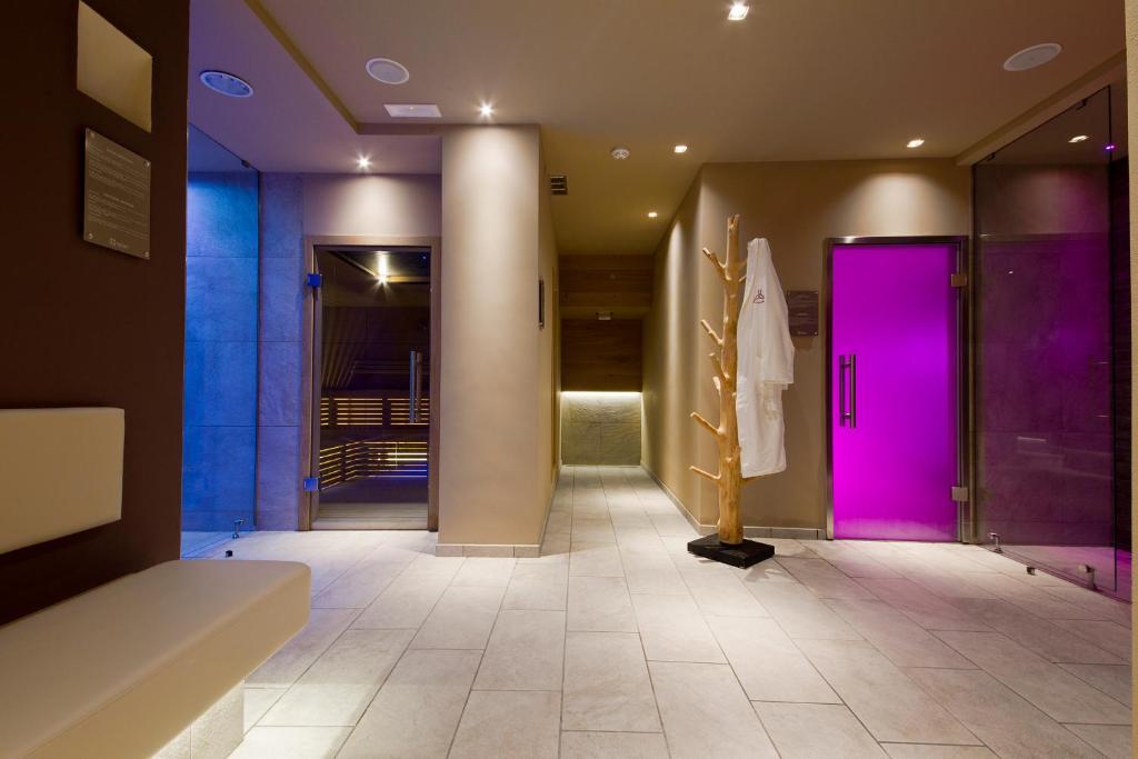 Hotel Ambassador Levico Terme Esterno foto