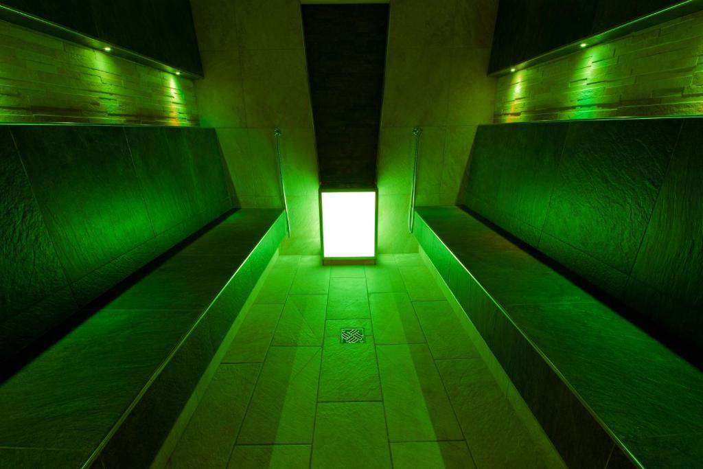 Hotel Ambassador Levico Terme Esterno foto