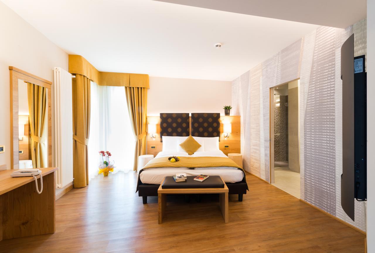Hotel Ambassador Levico Terme Esterno foto