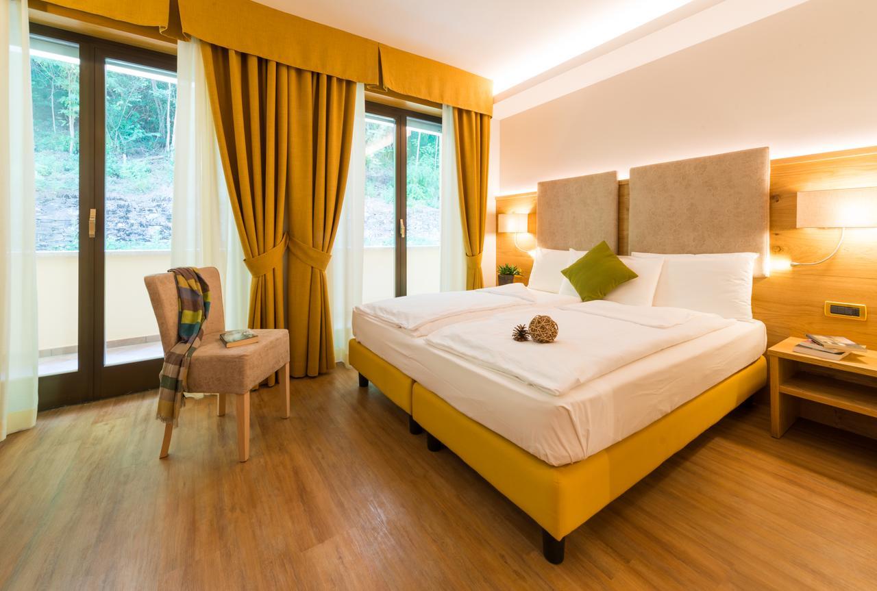 Hotel Ambassador Levico Terme Esterno foto