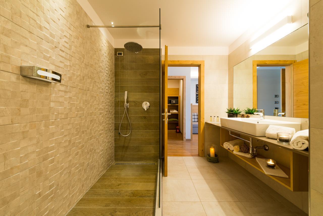 Hotel Ambassador Levico Terme Esterno foto